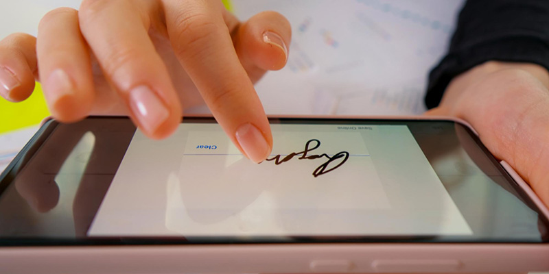 E-Signatures Made Easy: How to Sign PDFs Online and Offline